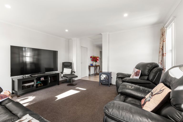 Photo of property in 4 Plescher Crescent, Leamington, Cambridge, 3432