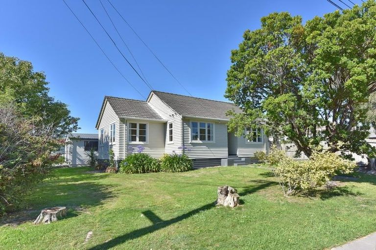 Photo of property in 25 Auburn Avenue, Upper Riccarton, Christchurch, 8041
