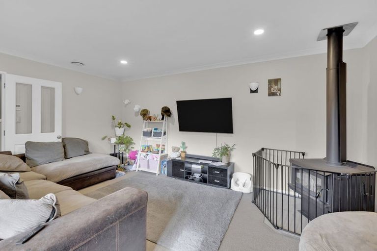 Photo of property in 6 Fencourt Place, Rototuna North, Hamilton, 3210