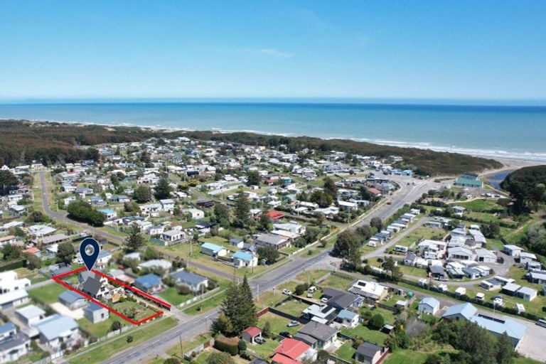 Photo of property in 41 Koputara Road, Himatangi Beach, Foxton, 4891