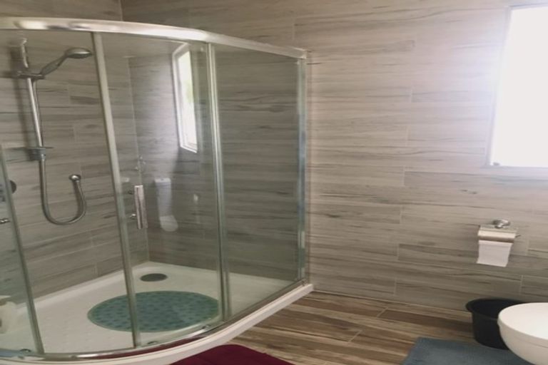 Photo of property in 13 Medina Place, Half Moon Bay, Auckland, 2012