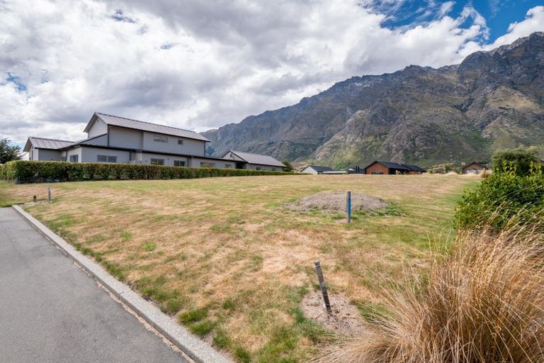 Photo of property in 10 Glenfiddich Road, Jacks Point, Queenstown, 9371