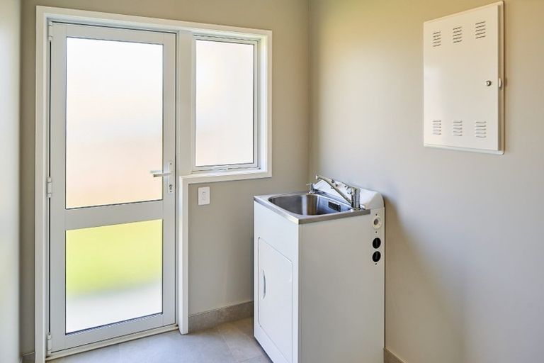 Photo of property in 113 Queen Charlotte Drive, Aotea, Porirua, 5024