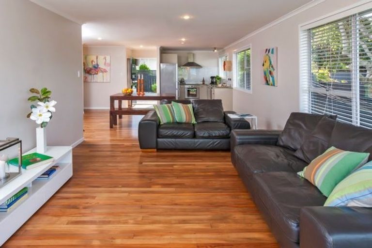 Photo of property in 107 Sandspit Road, Shelly Park, Auckland, 2014