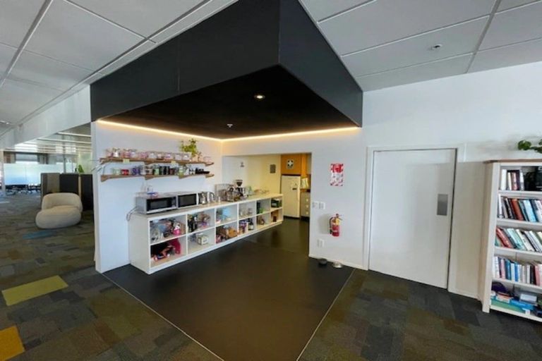 Photo of property in Nzx Centre, 13/11 Cable Street, Wellington Central, Wellington, 6011