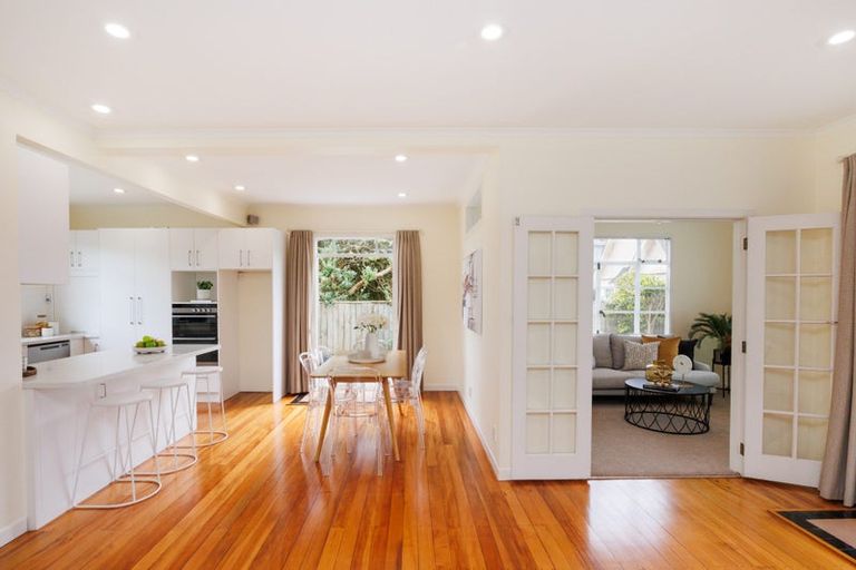 Photo of property in 215a Victoria Avenue, Hokowhitu, Palmerston North, 4410