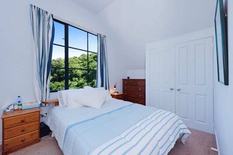 Photo of property in 124b The Ridgeway, Mornington, Wellington, 6021