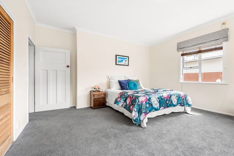 Photo of property in 3 Saint Ronans Avenue, Waterloo, Lower Hutt, 5011