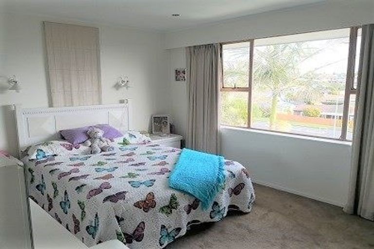 Photo of property in 91 Takutai Avenue, Half Moon Bay, Auckland, 2012