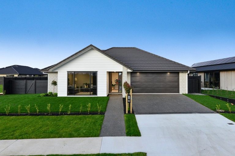 Photo of property in 32 Isobel Hodgson Drive, Cambridge, 3434