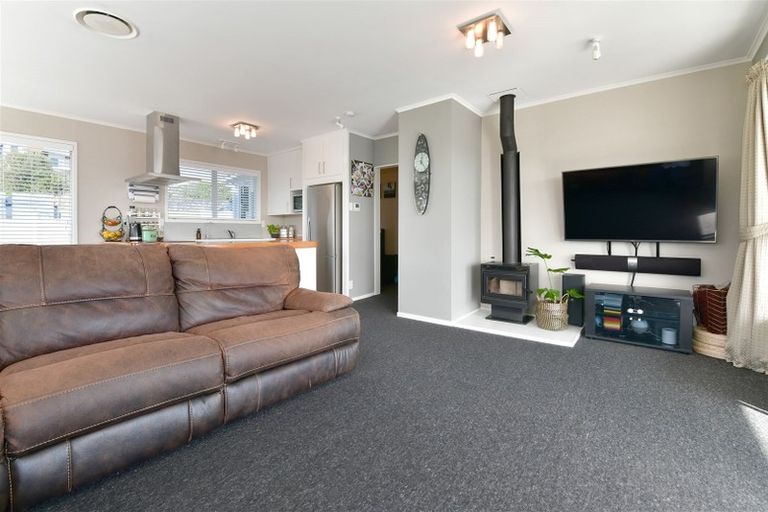 Photo of property in 972 Whangaparaoa Road, Manly, Whangaparaoa, 0930