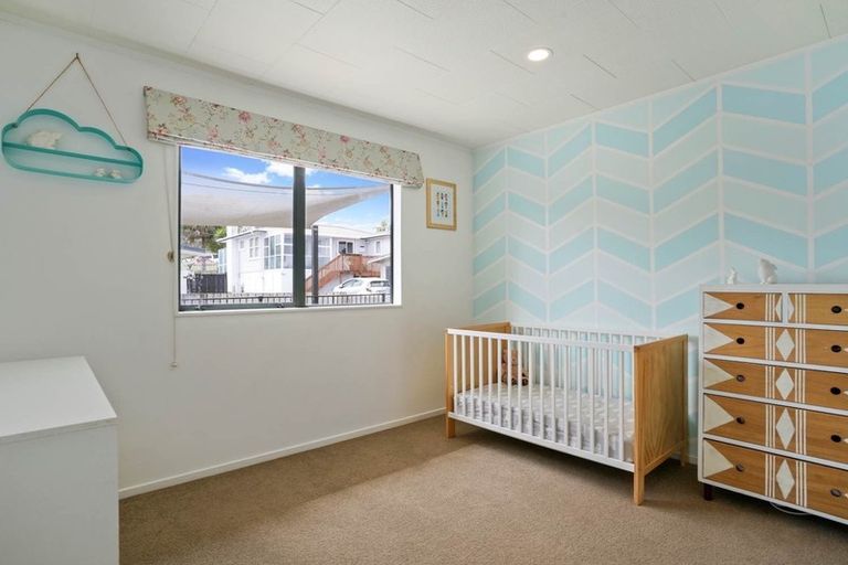 Photo of property in 21a Tahi Terrace, Glen Eden, Auckland, 0602