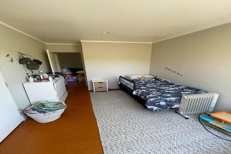 Photo of property in 19 Rayner Road, Piha, New Lynn, 0772