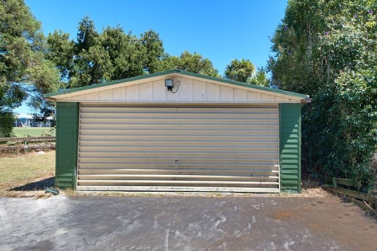 Photo of property in 1 Normandy Place, Henderson, Auckland, 0610