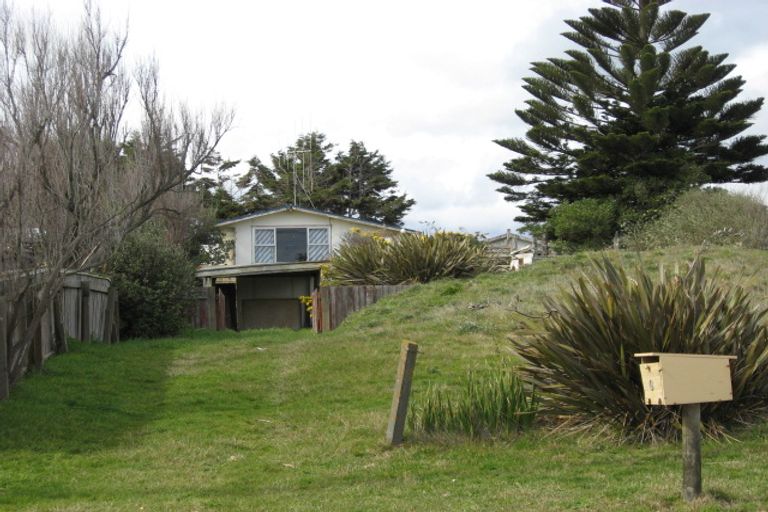 Photo of property in 6 Manga-pirau Street, Waikawa Beach, Manakau, 5573