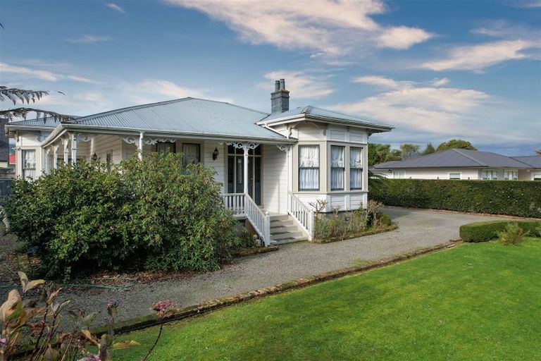 Photo of property in 204 Bartholomew Road, Levin, 5510