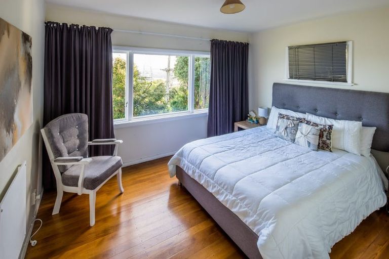 Photo of property in 111 Black Rock Road, Newlands, Wellington, 6037