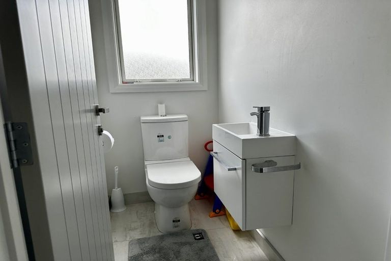 Photo of property in 89 Johnstone Drive, Fitzherbert, Palmerston North, 4410