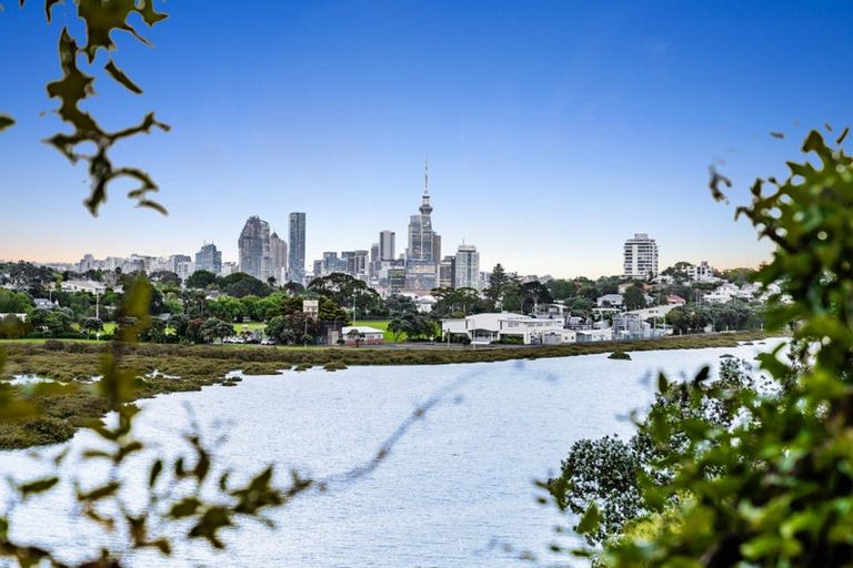 Photo of property in 71a Ngataringa Road, Devonport, Auckland, 0624