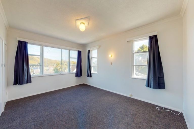 Photo of property in 48 Mana Esplanade, Paremata, Porirua, 5026