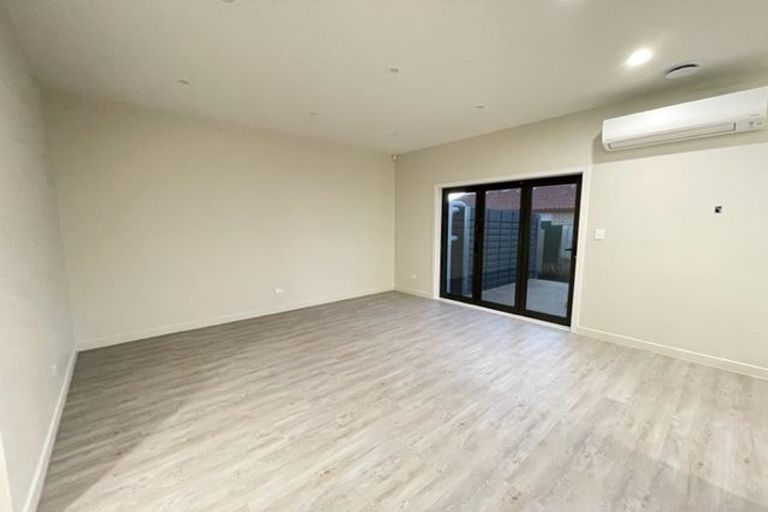 Photo of property in 128b Hutchinsons Road, Bucklands Beach, Auckland, 2014