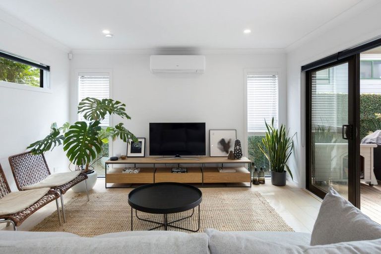 Photo of property in 125c Point Chevalier Road, Point Chevalier, Auckland, 1022
