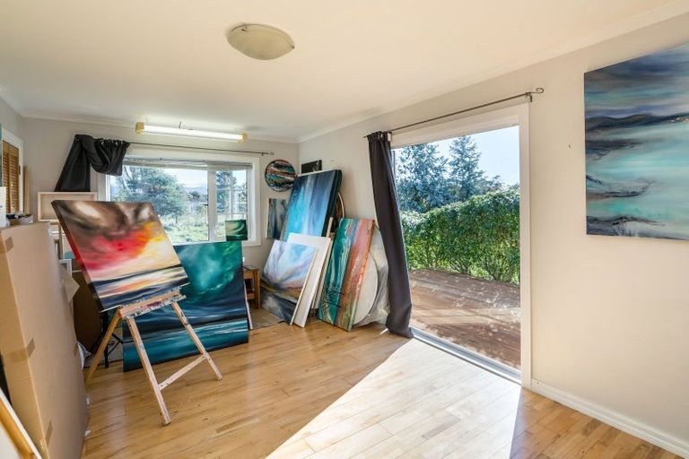 Photo of property in 31 Otawa Drive, West Taratahi, Masterton, 5887