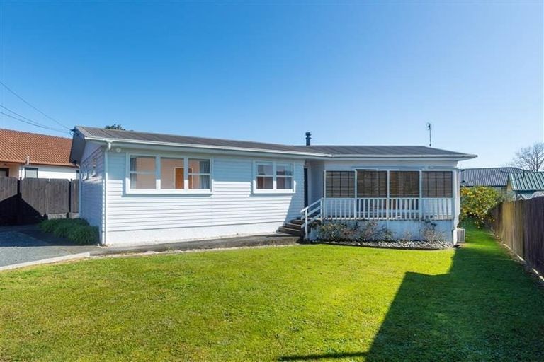 Photo of property in 56 Orams Road, Hillpark, Auckland, 2102