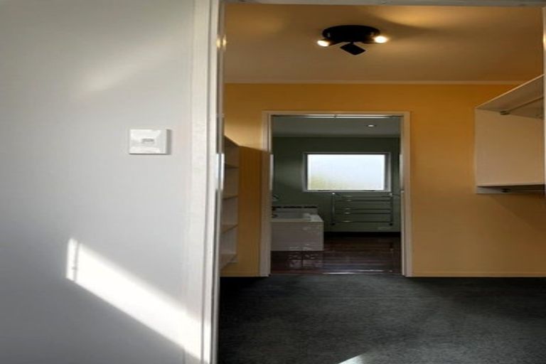 Photo of property in 106 Sturges Road, Henderson, Auckland, 0612