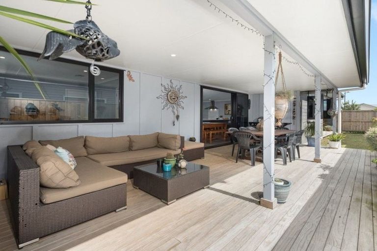 Photo of property in 36 Awatira Drive, Papamoa Beach, Papamoa, 3118