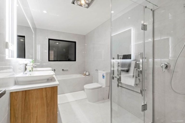 Photo of property in 60 Lime Hill Rise, Flat Bush, Auckland, 2019