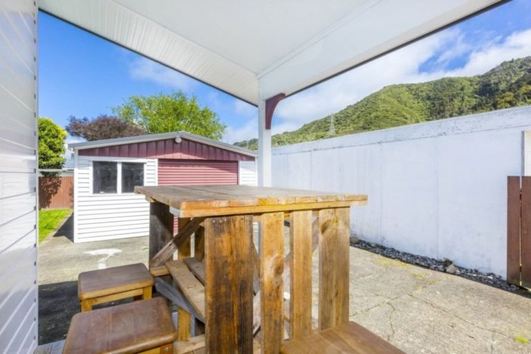 Photo of property in 35 Tacoma Drive, Totara Park, Upper Hutt, 5018