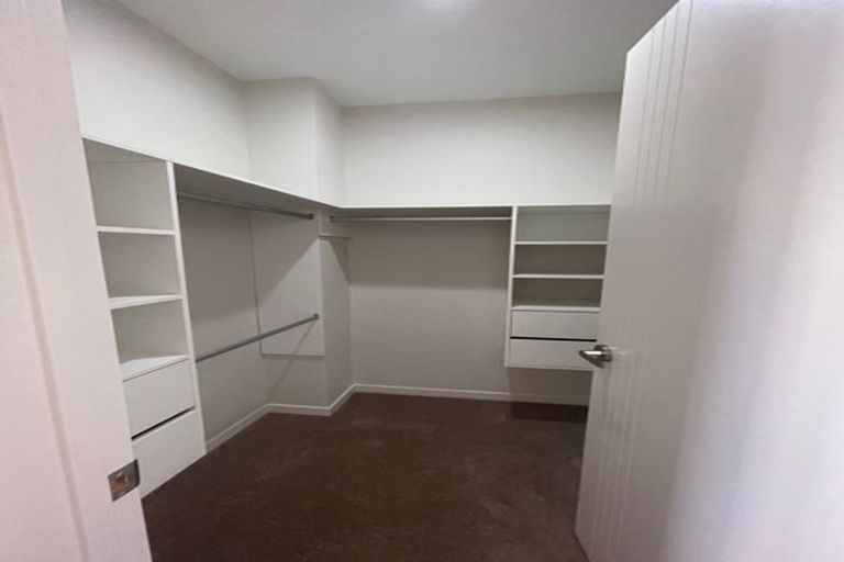 Photo of property in 24 Baumea Rise, Massey, Auckland, 0614