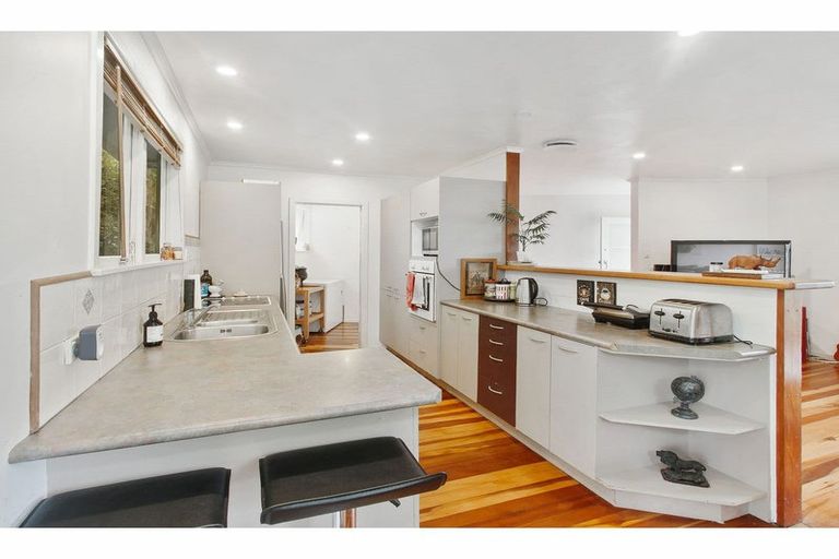 Photo of property in 1/19 Gazelle Avenue, Beach Haven, Auckland, 0626