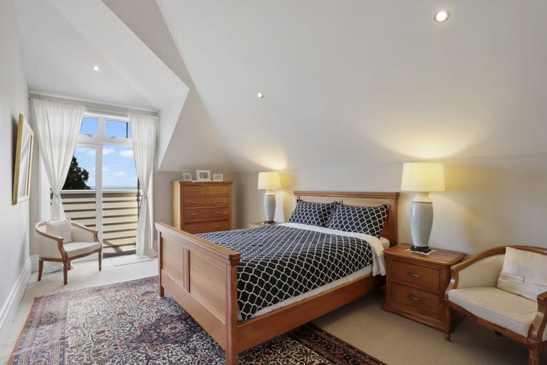 Photo of property in 291 Forest Hill Road, Waiatarua, Auckland, 0612