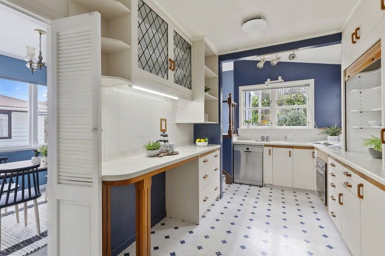 Photo of property in 19a Tawa Terrace, Tawa, Wellington, 5028