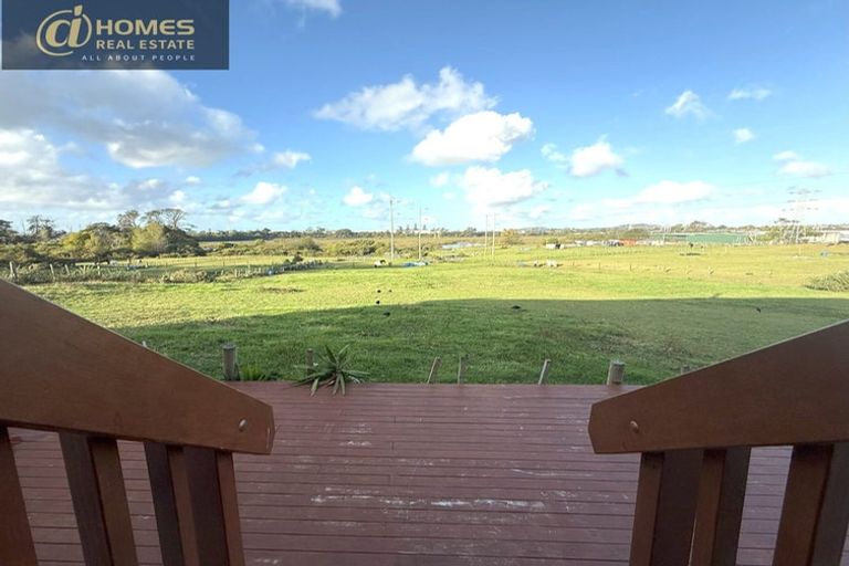 Photo of property in 3/237 Hepburn Road, Glendene, Auckland, 0602