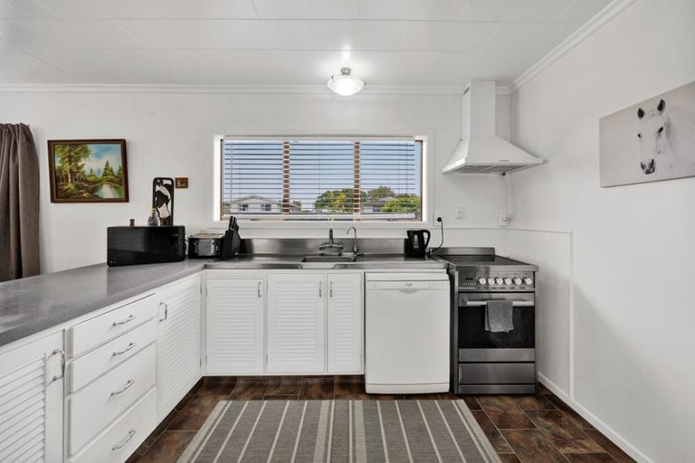 Photo of property in 31 Kamahi Avenue, Hawera, 4610