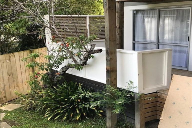 Photo of property in 2/14 Finchley Road, Torbay, Auckland, 0630
