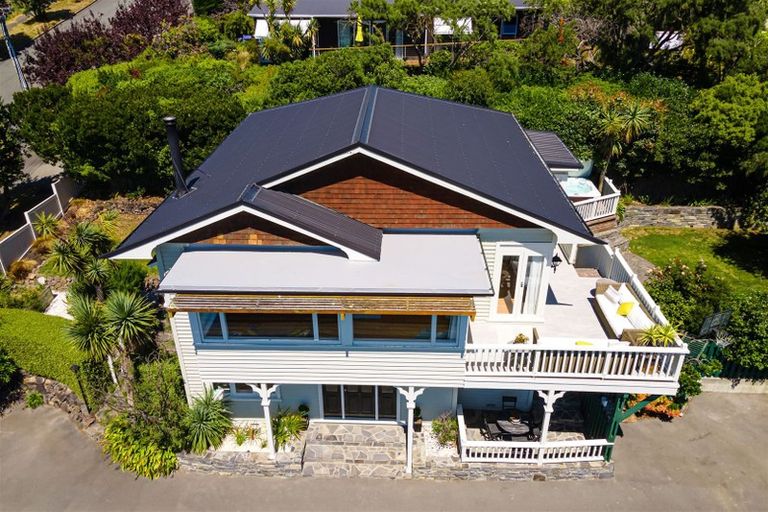 Photo of property in 108 Moncks Spur Road, Redcliffs, Christchurch, 8081