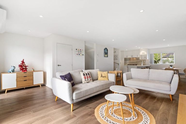 Photo of property in 73 Bordeaux Parade, Te Atatu South, Auckland, 0610