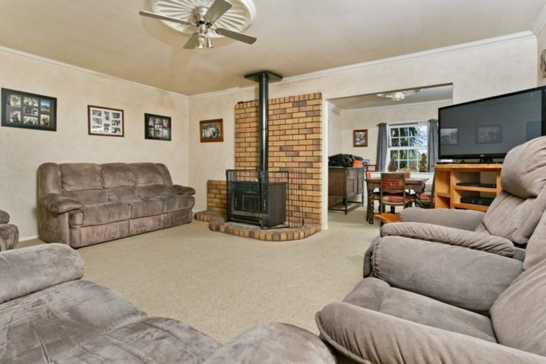 Photo of property in 27-29 Wairau Road, Forrest Hill, Auckland, 0627