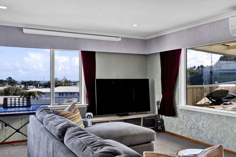 Photo of property in 5 Scott Street, Moturoa, New Plymouth, 4310