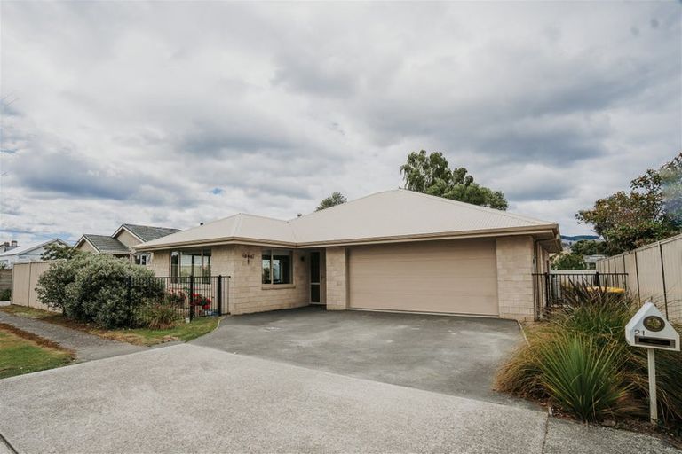 Photo of property in 19 Burns Street, Milton, 9220