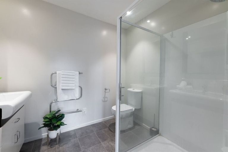 Photo of property in 18 Westgrove Avenue, Avonhead, Christchurch, 8042