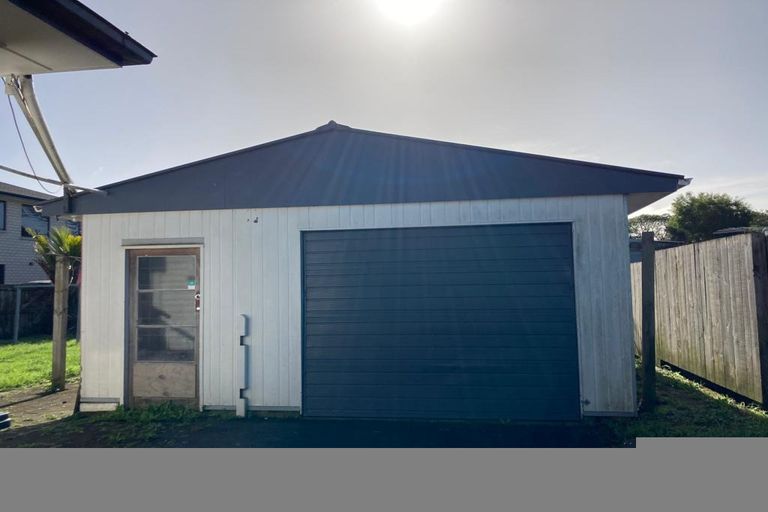 Photo of property in 55 Beaubank Road, Kelston, Auckland, 0602