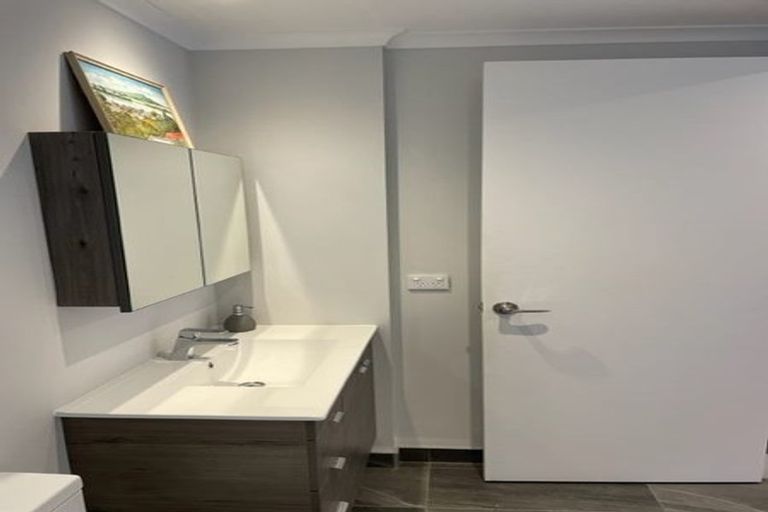 Photo of property in 26 The Terrace, Herald Island, Auckland, 0618