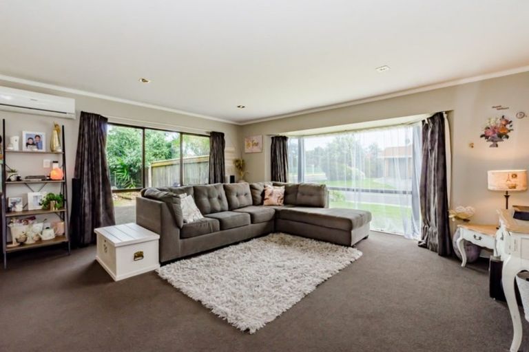Photo of property in 79 Mazengarb Road, Paraparaumu Beach, Paraparaumu, 5032