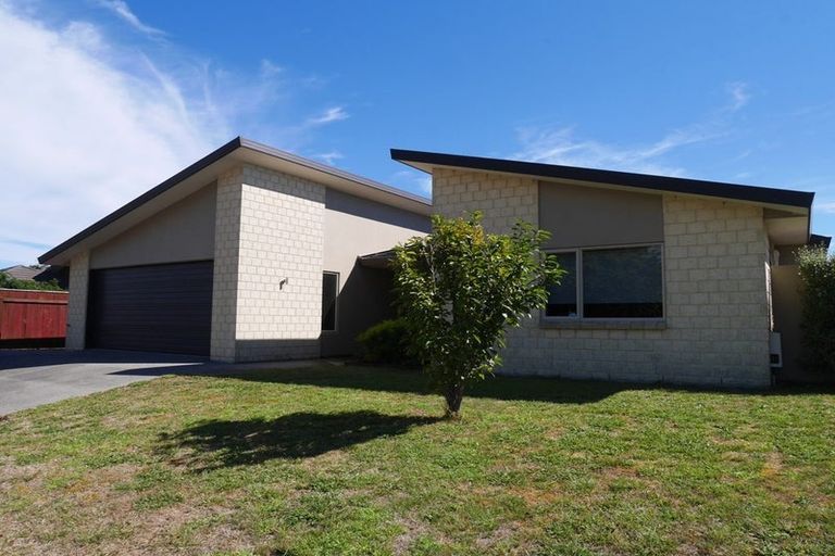 Photo of property in 19 Waterstone Avenue, Paraparaumu, 5032