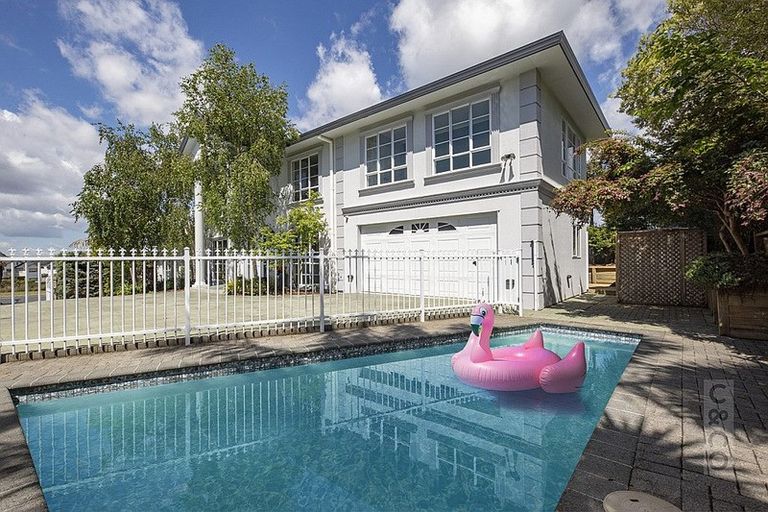 Photo of property in 34 Hugh Green Drive, Pinehill, Auckland, 0632